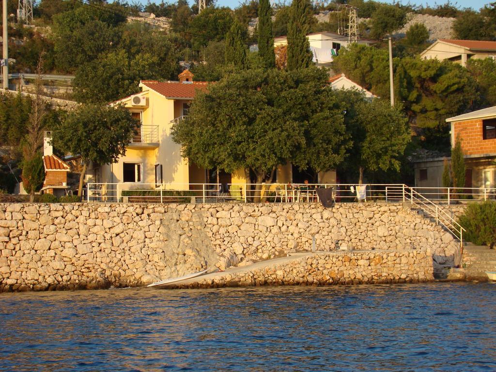 Apartmani Lisak Ugrina Barić Draga Exterior foto